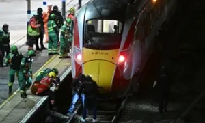 Đâm dao khiến 12 người bị thương trên tàu điện ở London